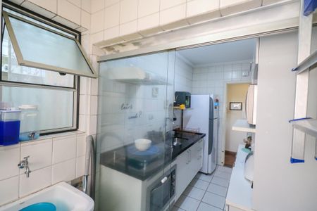 Apartamento à venda com 64m², 3 quartos e 1 vagaÁrea de Serviço