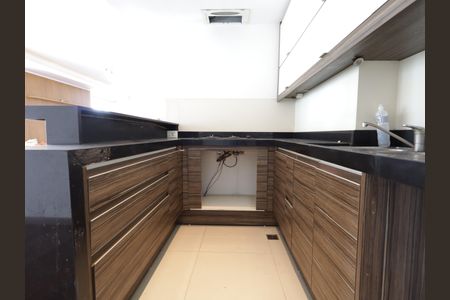 Apartamento para alugar com 106m², 2 quartos e 2 vagasCozinha