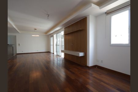 Apartamento para alugar com 106m², 2 quartos e 2 vagasSala