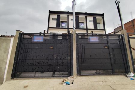 Casa à venda com 112m², 3 quartos e 1 vaga Casa à venda com 112m², 3 quartos e 1 vagaFachada