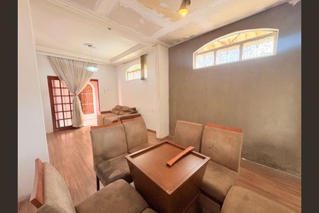 Sala de casa à venda com 2 quartos, 162m² em Jardim Esplanada, Jundiaí