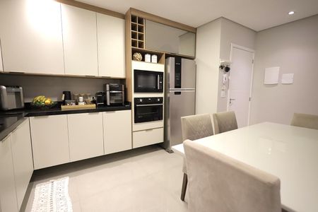 Apartamento à venda com 72m², 2 quartos e 2 vagasCozinha