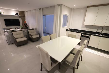 Apartamento à venda com 72m², 2 quartos e 2 vagasCozinha