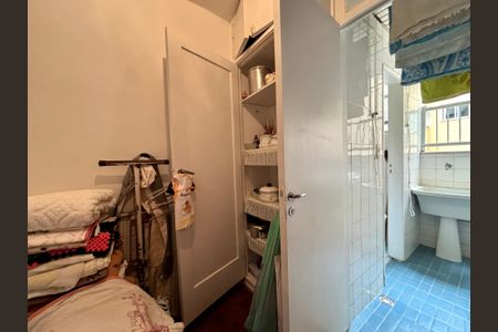 Apartamento para alugar com 95m², 3 quartos e 1 vagaÁrea de serviço- quarto