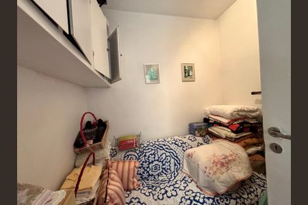 Apartamento para alugar com 95m², 3 quartos e 1 vagaÁrea de serviço- quarto