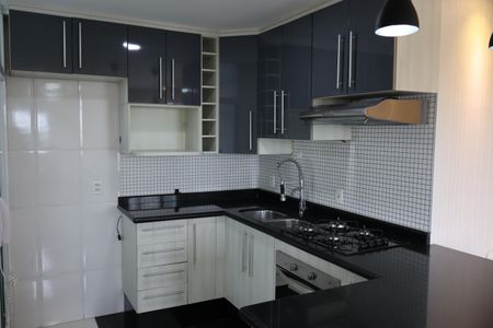 Apartamento para alugar com 69m², 2 quartos e 1 vagaCozinha 