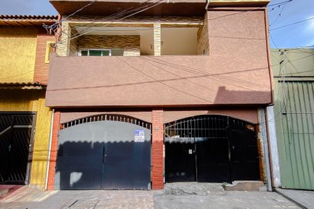 Casa à venda com 300m², 5 quartos e 3 vagasFachada - Plaquinha