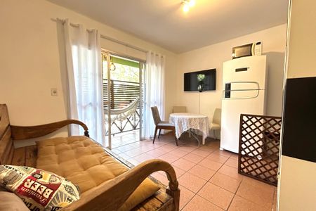 Sala de apartamento para alugar com 2 quartos, 57m² em Lagoa da Conceição, Florianópolis