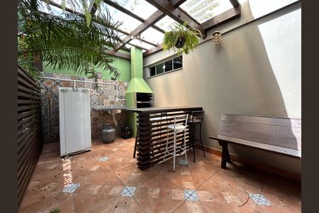 Apartamento para alugar com 57m², 2 quartos e 1 vagaÁrea comum - Churrasqueira
