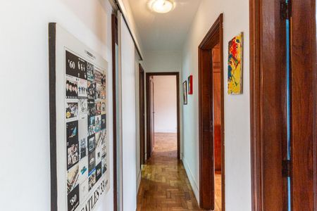 Apartamento para alugar com 132m², 3 quartos e sem vagaCorredor