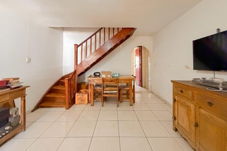 Casa à venda com 95m², 2 quartos e 1 vagaSala