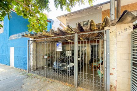 Casa à venda com 95m², 2 quartos e 1 vagaFachada + Plaquinha
