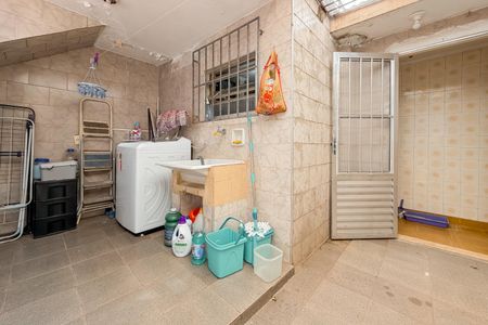 Casa à venda com 95m², 2 quartos e 1 vagaÁrea de Serviço