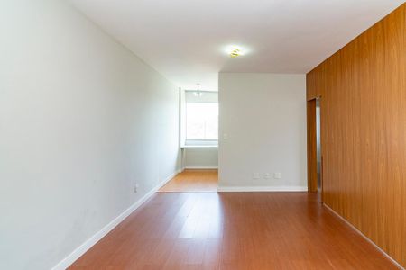 Sala de apartamento para alugar com 3 quartos, 70m² em Buritis, Belo Horizonte