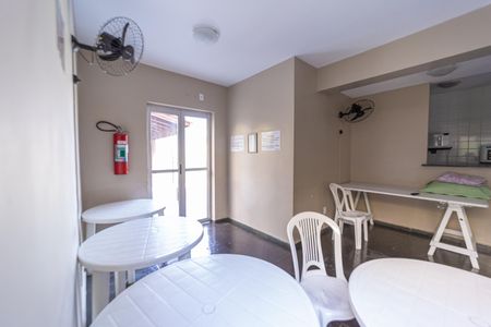 Apartamento à venda com 44m², 2 quartos e 1 vaga Apartamento à venda com 44m², 2 quartos e 1 vagaÁrea comum - Salão de festas