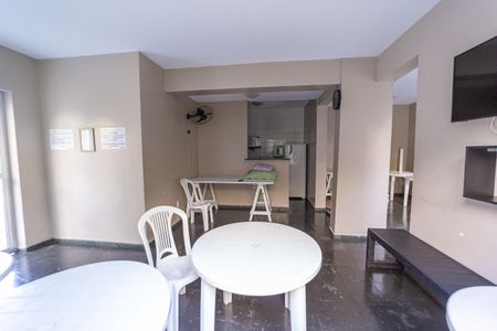 Apartamento à venda com 44m², 2 quartos e 1 vaga Apartamento à venda com 44m², 2 quartos e 1 vagaÁrea comum - Salão de festas