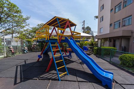 Apartamento à venda com 44m², 2 quartos e 1 vaga Apartamento à venda com 44m², 2 quartos e 1 vagaÁrea comum - Playground