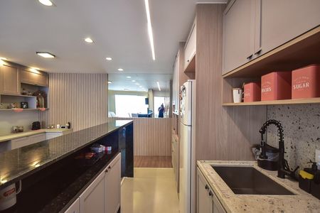 Apartamento à venda com 75m², 2 quartos e 2 vagasCozinha