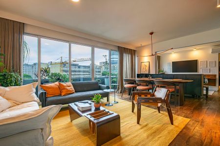 Sala de apartamento à venda com 2 quartos, 135m² em Cerqueira César, São Paulo