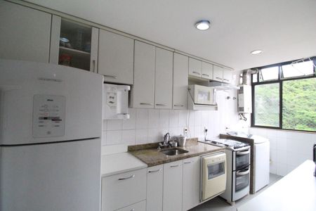 Apartamento à venda com 106m², 3 quartos e 2 vagasCozinha 