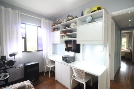 Apartamento à venda com 106m², 3 quartos e 2 vagasQuarto 2