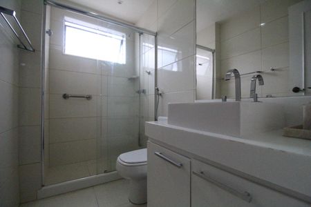 Apartamento à venda com 106m², 3 quartos e 2 vagasBanheiro da suíte 