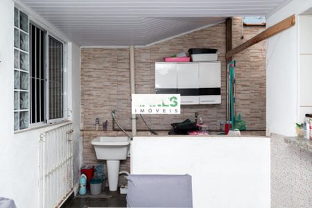 Casa à venda com 100m², 2 quartos e 2 vagas