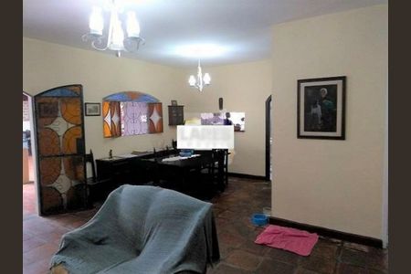 Casa à venda com 4 quartos, 250m² em Vila Inah, São Paulo