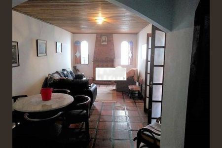 Casa à venda com 4 quartos, 250m² em Vila Inah, São Paulo