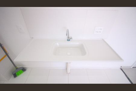 Sala/Cozinha de apartamento para alugar com 2 quartos, 31m² em Quinta da Paineira, São Paulo