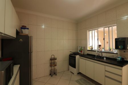 Casa à venda com 100m², 2 quartos e 1 vagaCozinha 