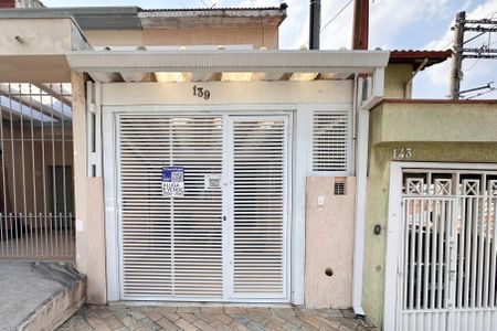 Casa para alugar com 100m², 2 quartos e 1 vagaFachada