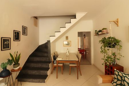 Casa à venda com 100m², 2 quartos e 1 vagaSala 