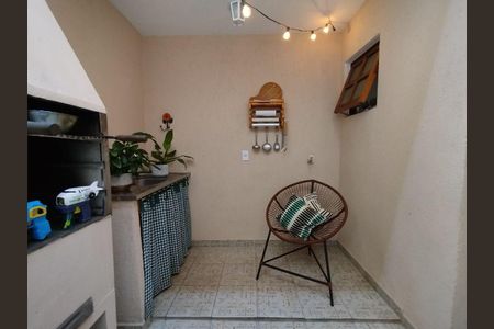 Casa à venda com 100m², 2 quartos e 1 vaga