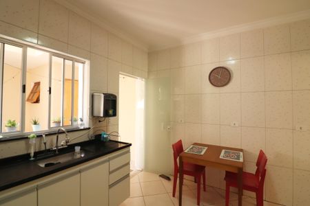 Casa à venda com 100m², 2 quartos e 1 vagaCozinha 