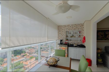Apartamento à venda com 64m², 2 quartos e 2 vagasVaranda