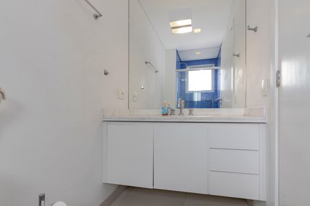 Apartamento à venda com 198m², 3 quartos e 3 vagasBanheiro da Suíte 2