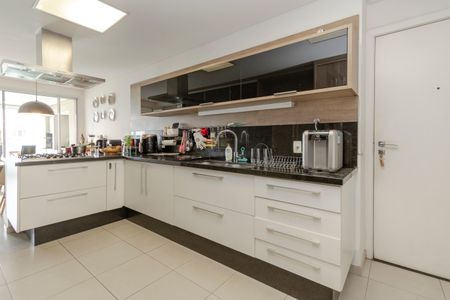 Apartamento à venda com 198m², 3 quartos e 3 vagasCozinha