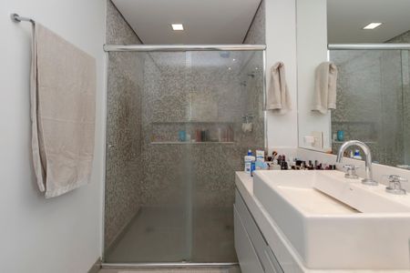 Apartamento à venda com 198m², 3 quartos e 3 vagasBanheiro da Suíte 1