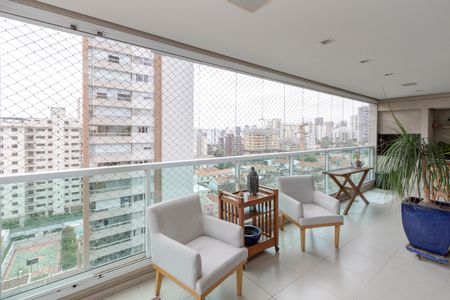 Apartamento à venda com 198m², 3 quartos e 3 vagasVaranda