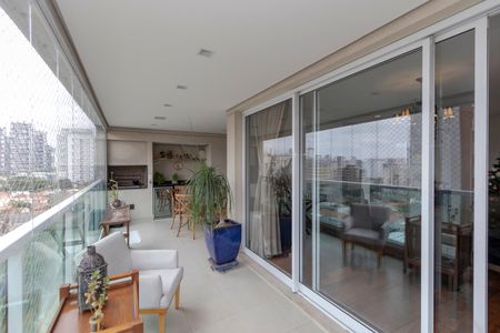 Apartamento à venda com 198m², 3 quartos e 3 vagasVaranda