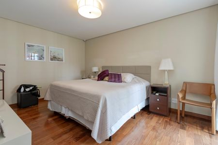 Apartamento à venda com 198m², 3 quartos e 3 vagasSuíte 1