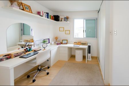 Apartamento à venda com 64m², 2 quartos e 2 vagasSuíte 1