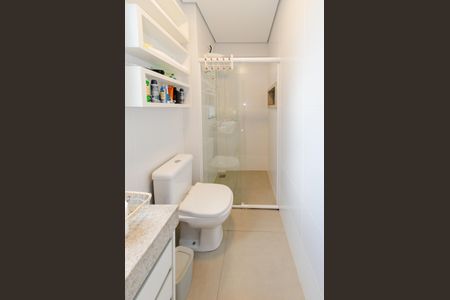 Apartamento à venda com 64m², 2 quartos e 2 vagasBanheiro suíte 1