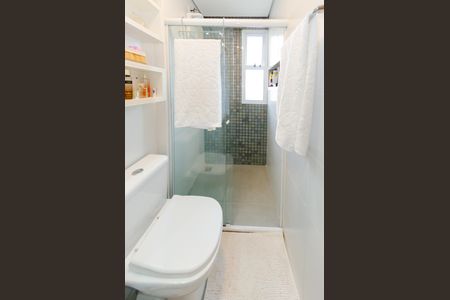 Apartamento à venda com 64m², 2 quartos e 2 vagasBanheiro suíte 2