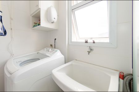 Apartamento à venda com 64m², 2 quartos e 2 vagasÁrea de serviço