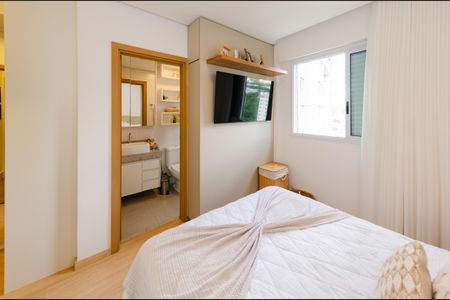 Apartamento à venda com 64m², 2 quartos e 2 vagasSuíte 2