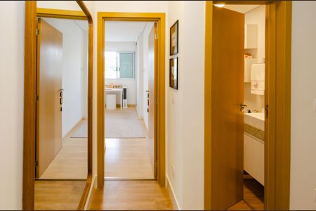 Apartamento à venda com 64m², 2 quartos e 2 vagasCorredor