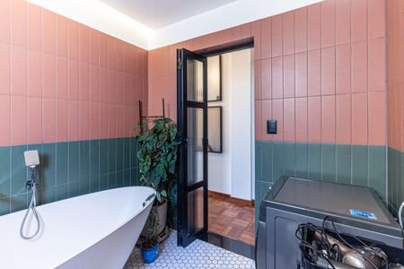 Apartamento para alugar com 140m², 2 quartos e sem vagaBanheiro