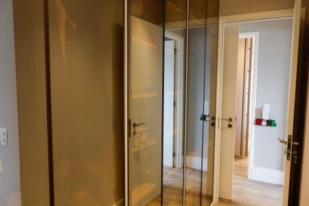 Apartamento à venda com 113m², 3 quartos e 3 vagas Apartamento à venda com 113m², 3 quartos e 3 vagasCloset da suíte 3
